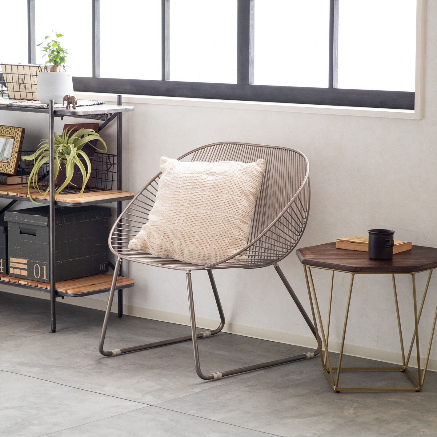 ワイヤーワイドチェア ミーチェ GD | LIVINS MEET│家具インテリアの卸売