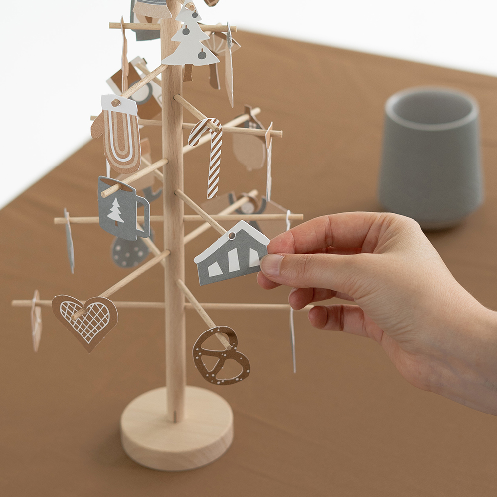 アドベントカレンダー ペーパークラフト クリスマスツリー 机の上 卓上