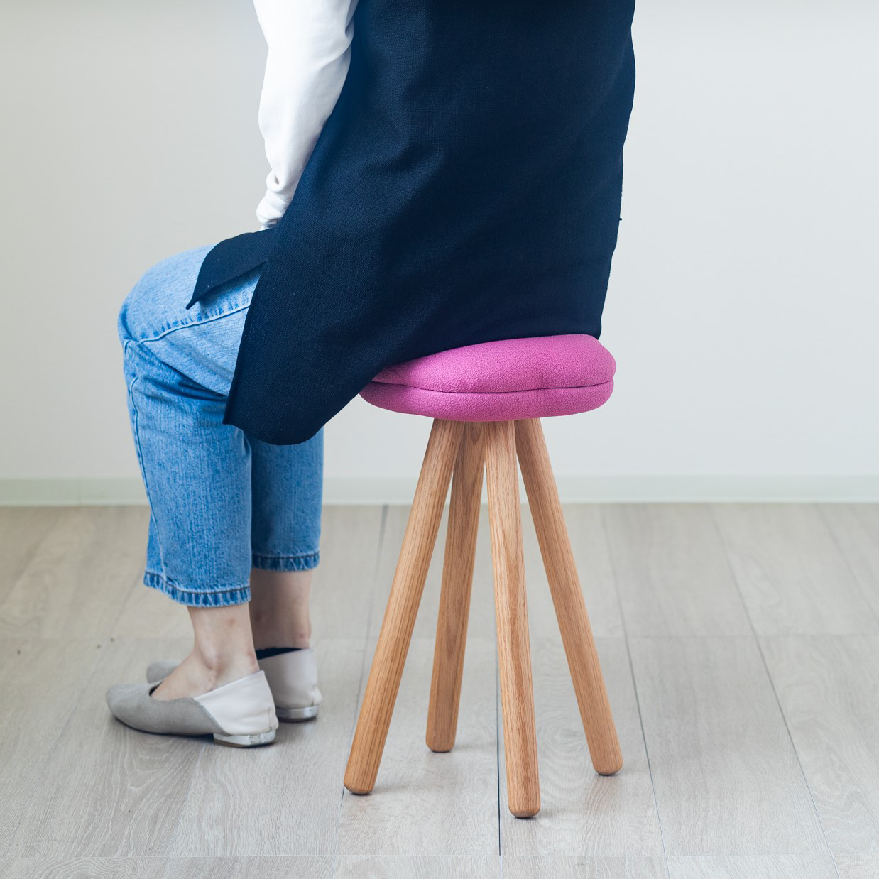 日本古来の花をモチーフにした和風スツール H45cm/モナカスツール kiku