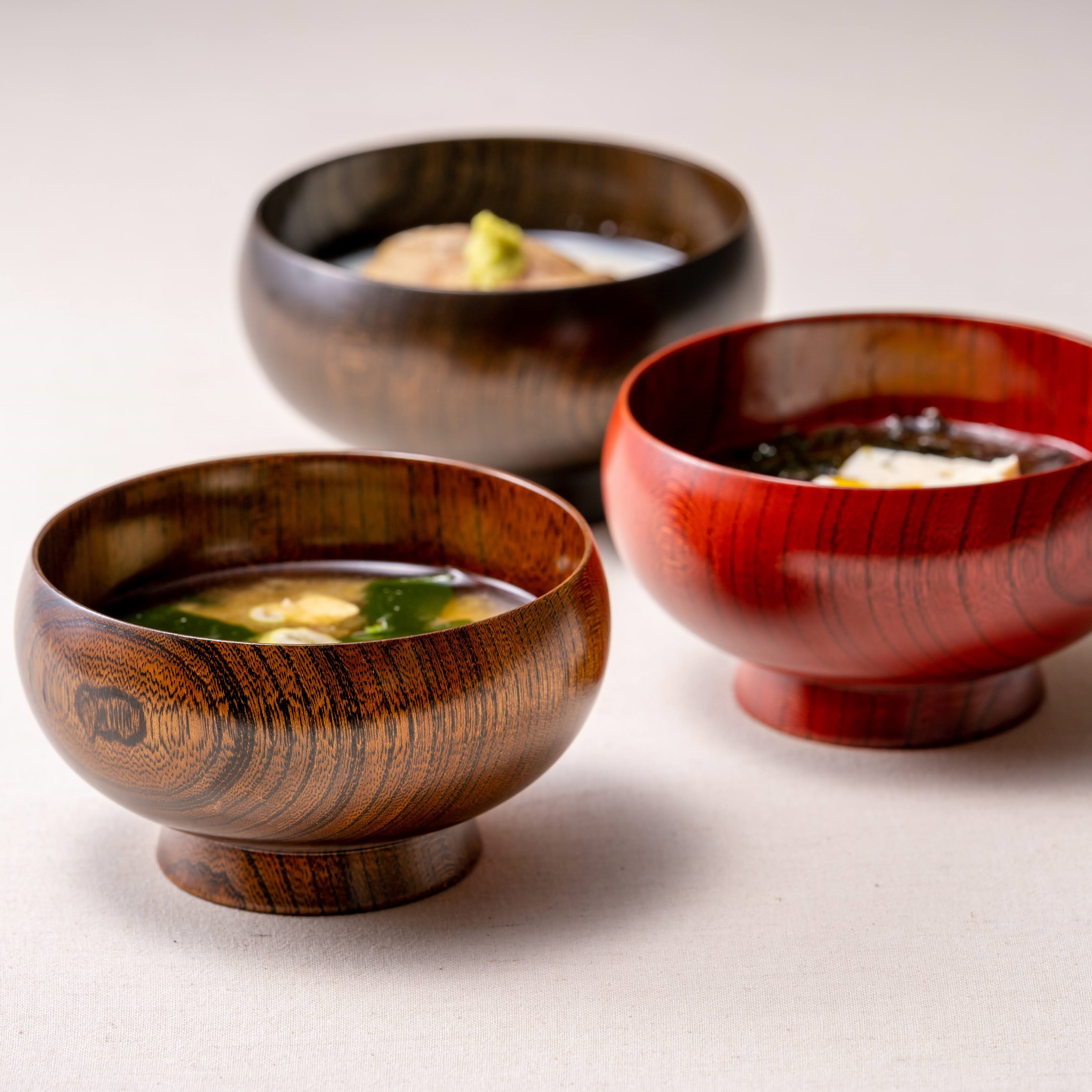 漆器 普段使いに！ギフト・内祝いにも 漆の汁椀 木製 大きめ